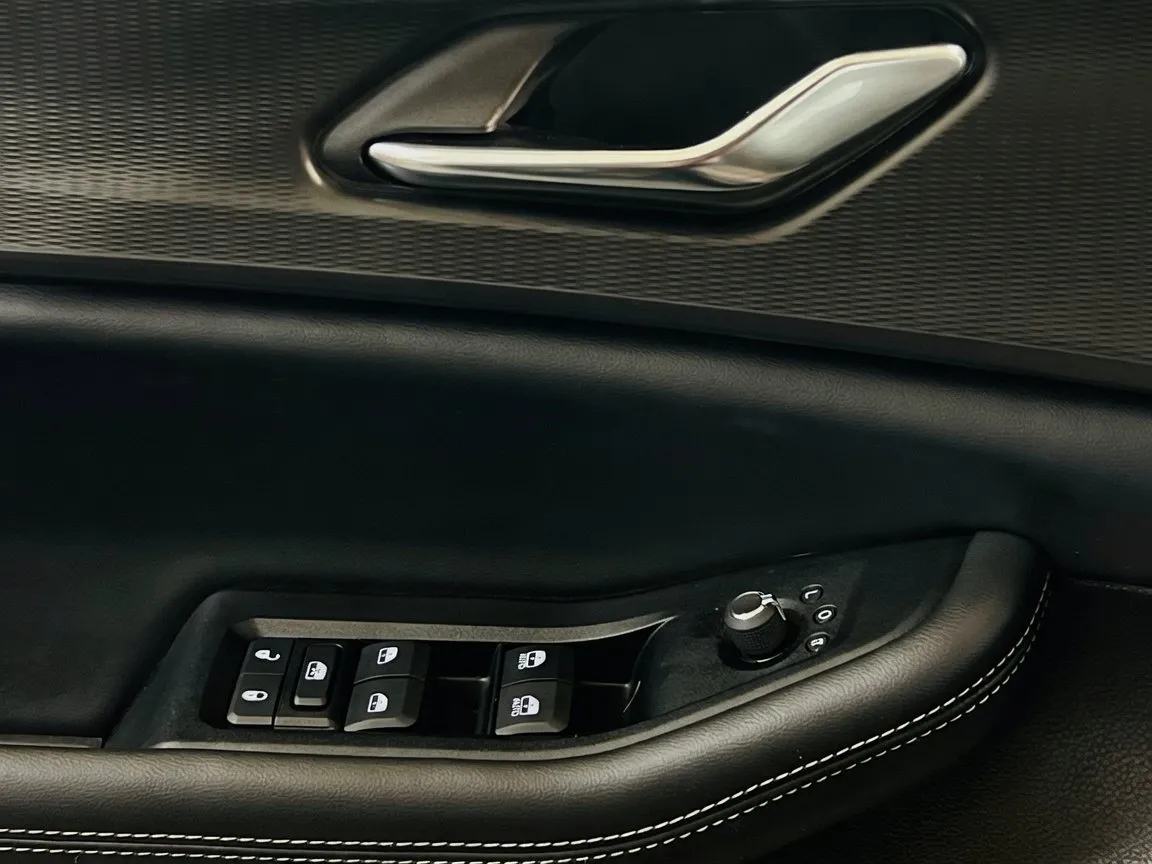 2024 Jeep Grand Cherokee L Altitude - Photo 13