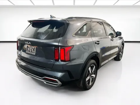 More photos of 2023 Kia Sorento S at STG Chandler, AZ