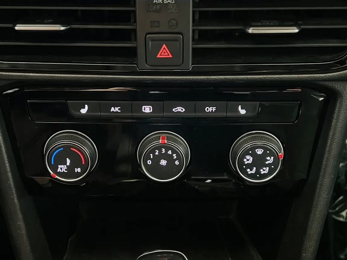 Volkswagen Taos photo 11