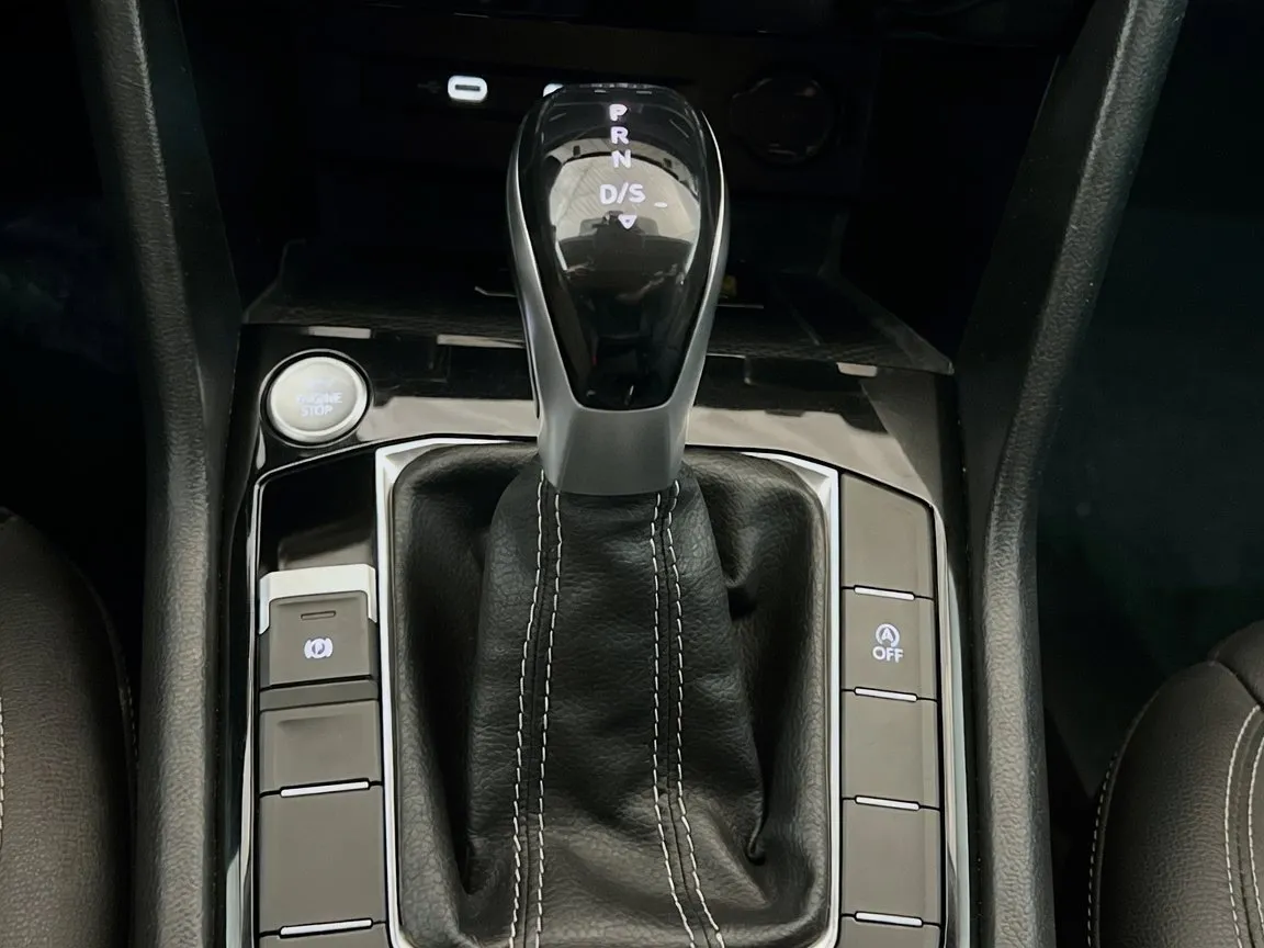 Volkswagen Taos photo 12