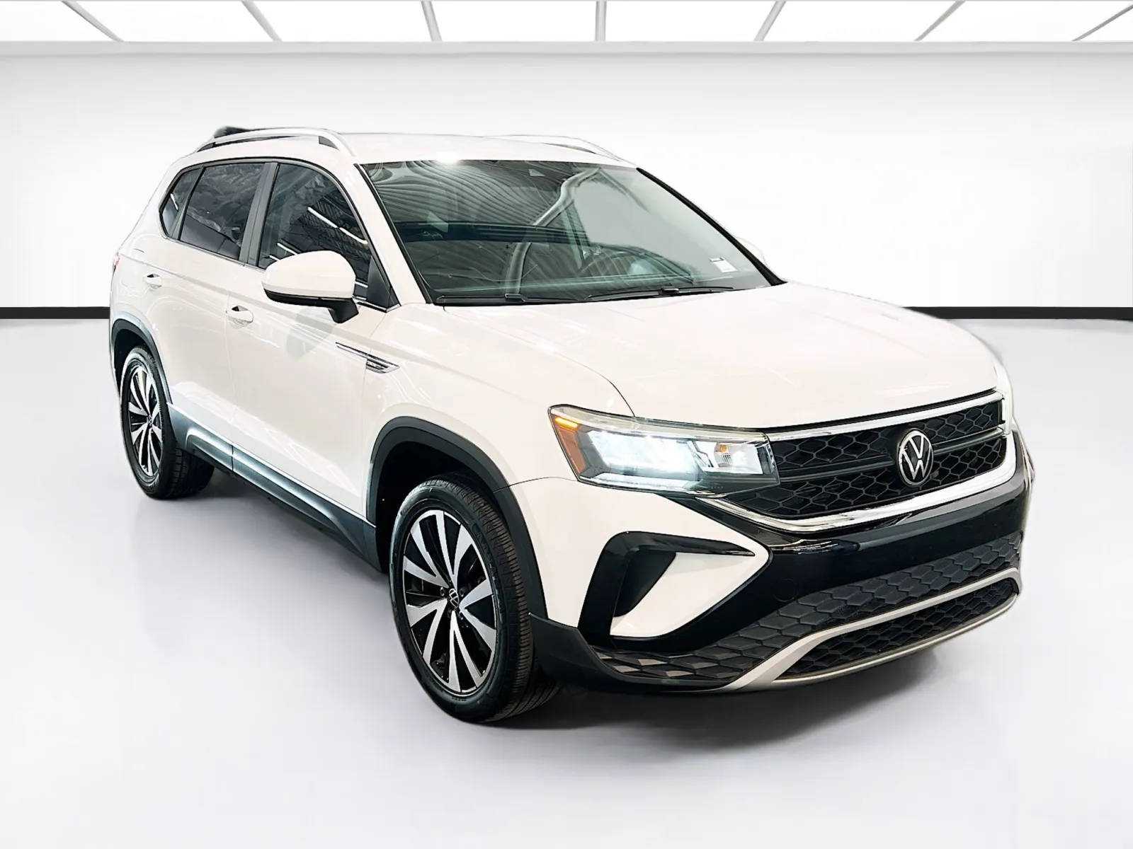 Volkswagen Taos photo 3