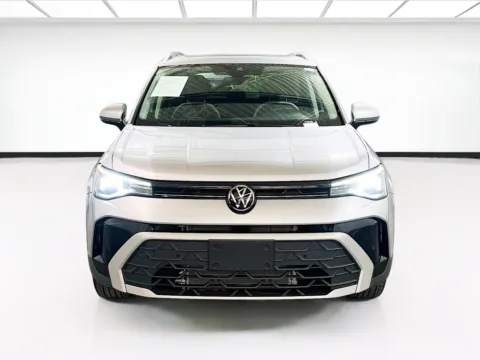 Photos of 2025 Volkswagen Taos SE for sale in Chandler, AZ at STG Chandler