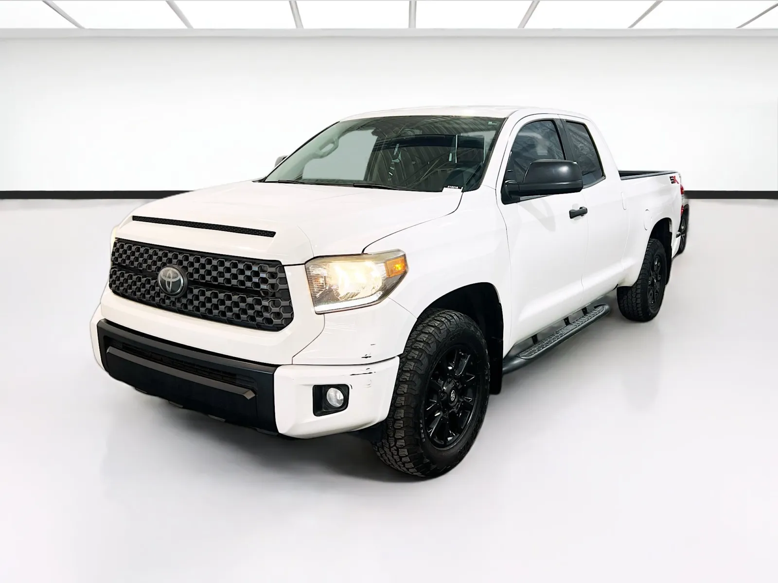 White 2021 Toyota Tundra SR5 for sale in Chandler, AZ