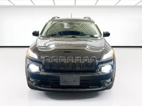Photos of 2018 Jeep Cherokee Latitude for sale in Chandler, AZ at STG Chandler