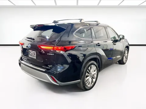 More photos of 2021 Toyota Highlander Hybrid Platinum at STG Chandler, AZ