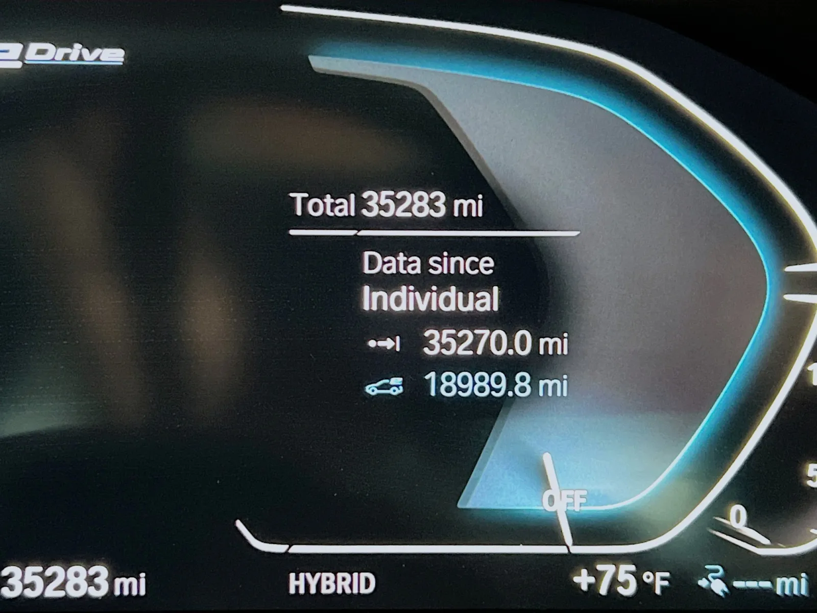 2022 BMW 3 Series 330e - Photo 8