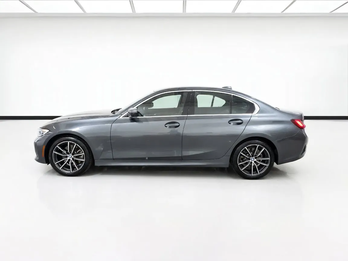 2022 BMW 3 Series 330e - Photo 24