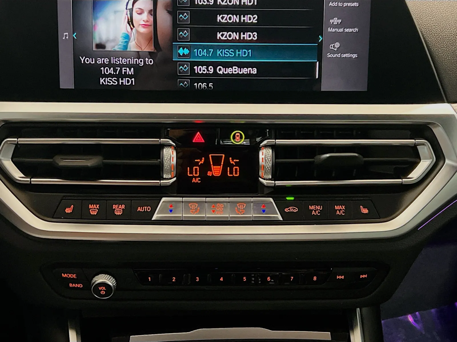 2022 BMW 3 Series 330e - Photo 12