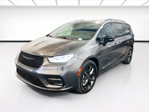 Gray 2023 Chrysler Pacifica Limited for sale in Chandler, AZ
