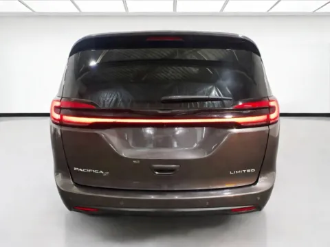 More photos of 2023 Chrysler Pacifica Limited at STG Chandler, AZ