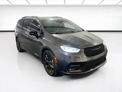 Another view of 2023 Chrysler Pacifica Limited for sale in Chandler, AZ at STG Chandler