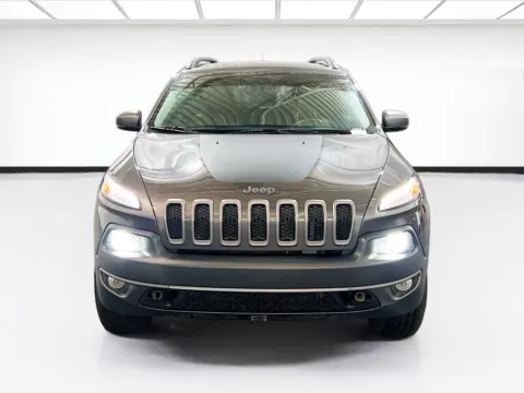 Photos of 2018 Jeep Cherokee Trailhawk for sale in Chandler, AZ at STG Chandler