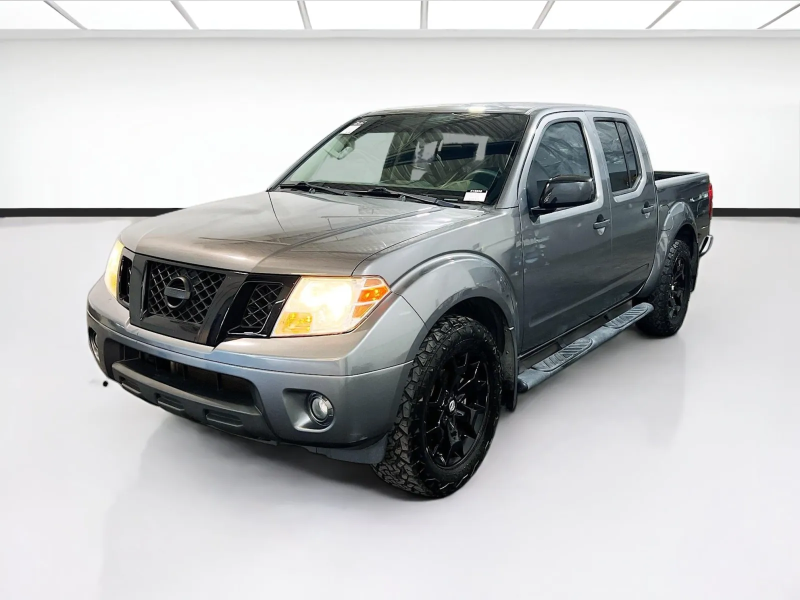 Gray 2021 Nissan Frontier SV for sale in Chandler, AZ