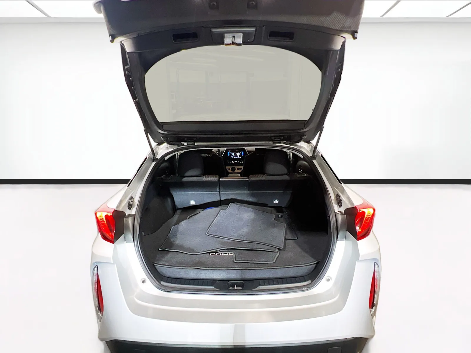 2017 Toyota Prius Prime Plus - Photo 17