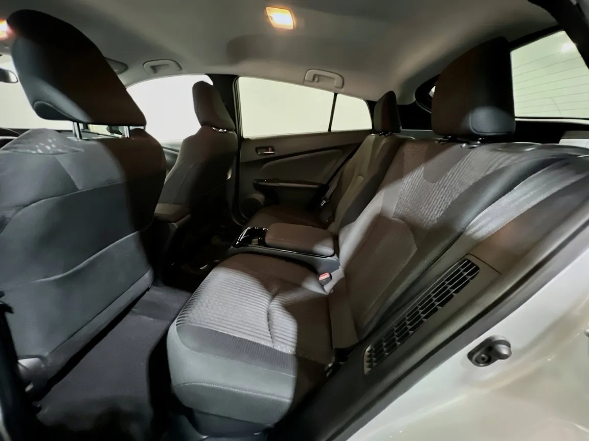 2017 Toyota Prius Prime Plus - Photo 16