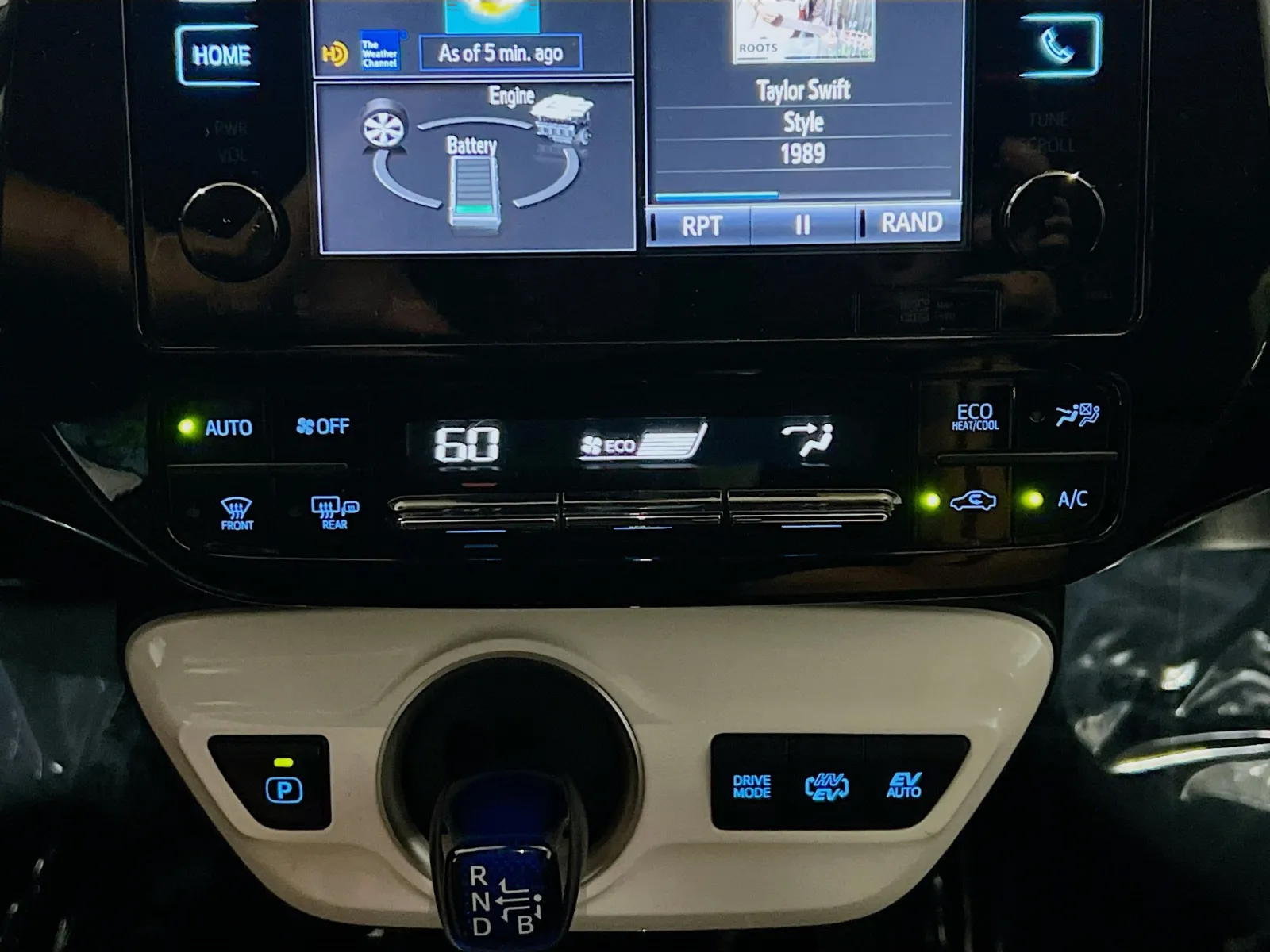 2017 Toyota Prius Prime Plus - Photo 11