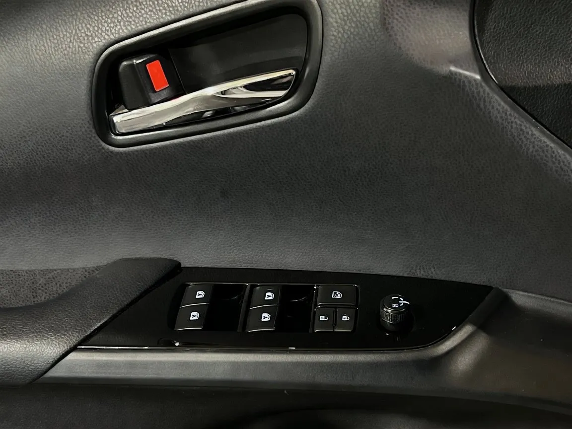 2017 Toyota Prius Prime Plus - Photo 13