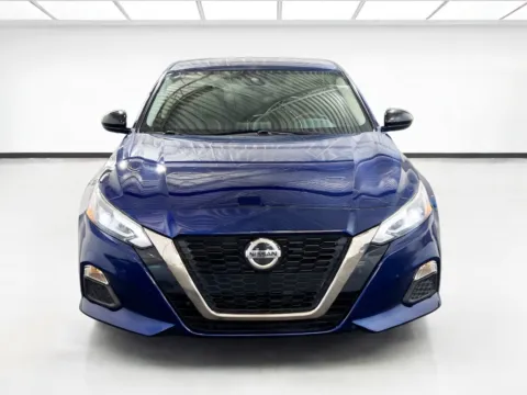 Photos of 2022 Nissan Altima 2.5 SR for sale in Chandler, AZ at STG Chandler