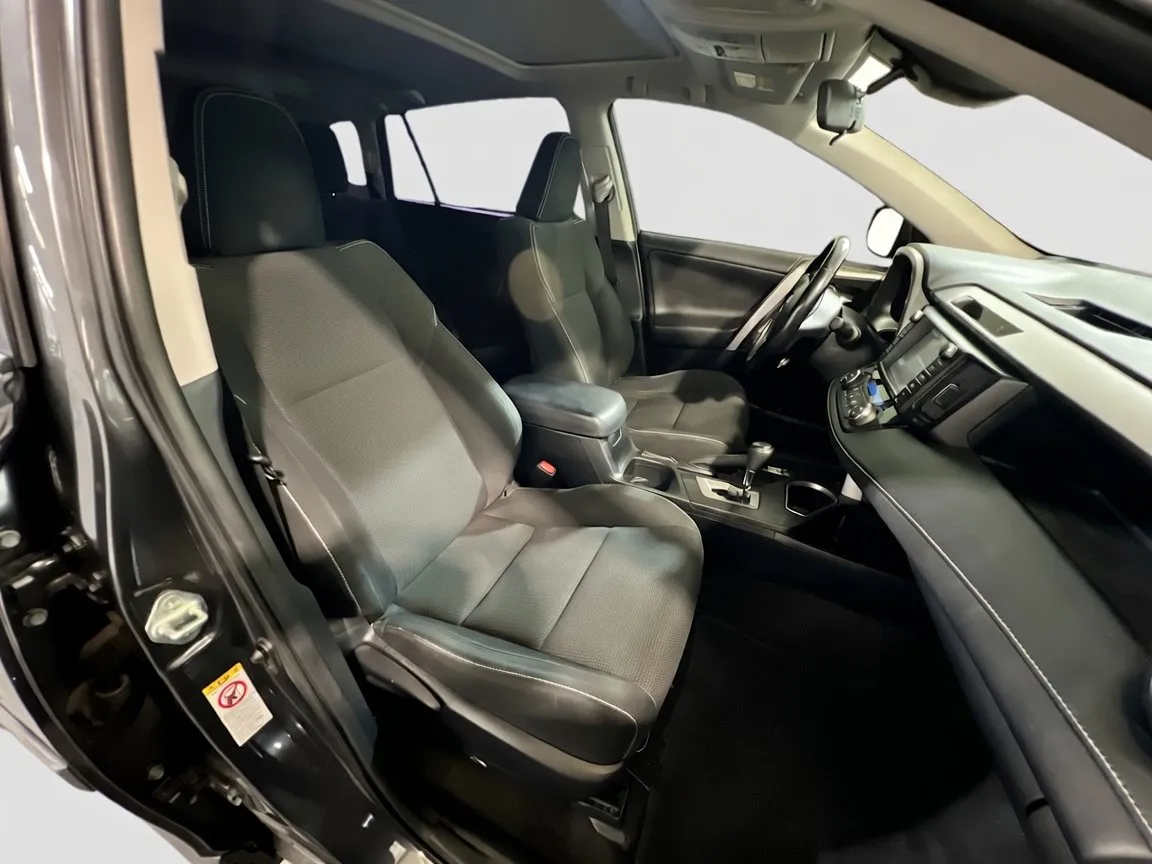 Toyota RAV4 photo 21