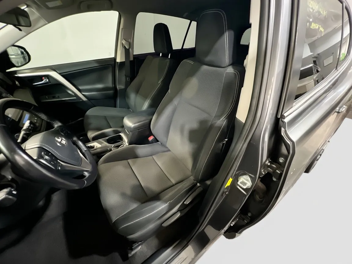 Toyota RAV4 photo 15
