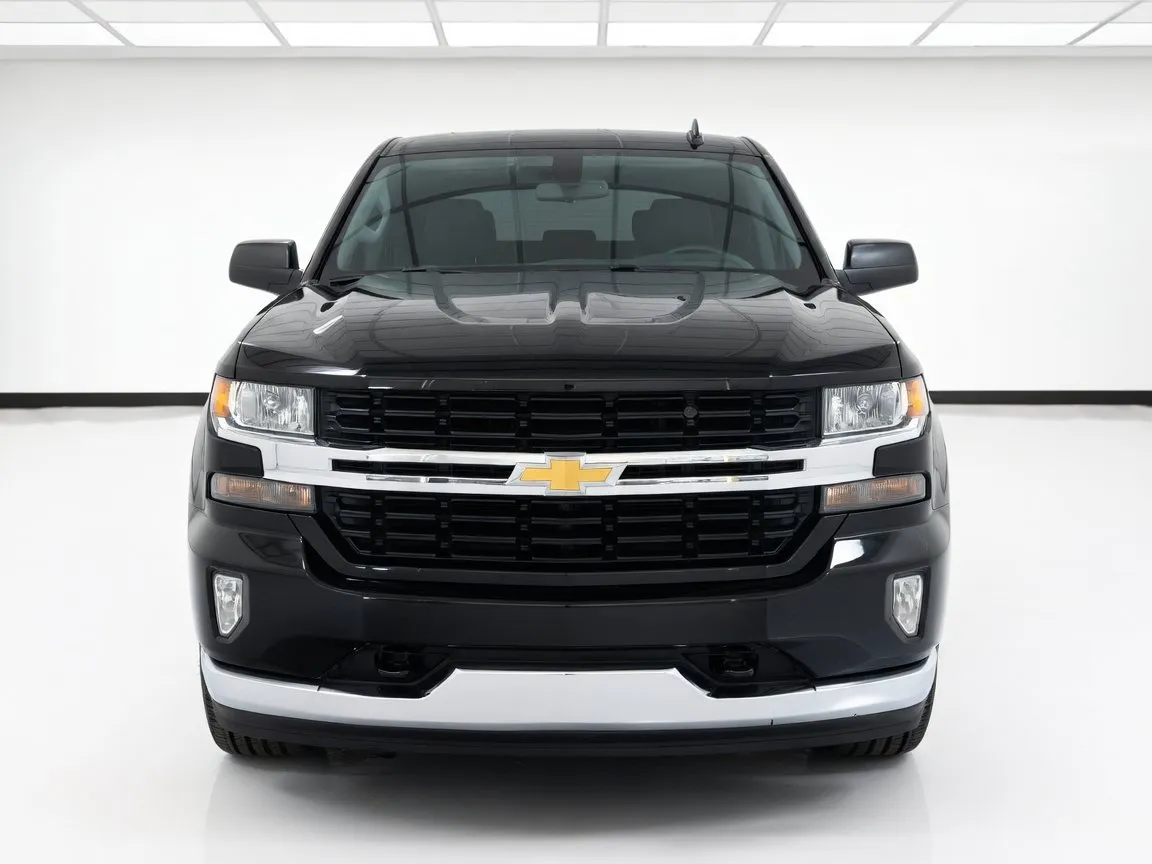 2018 Chevrolet Silverado 1500 LT - Photo 2