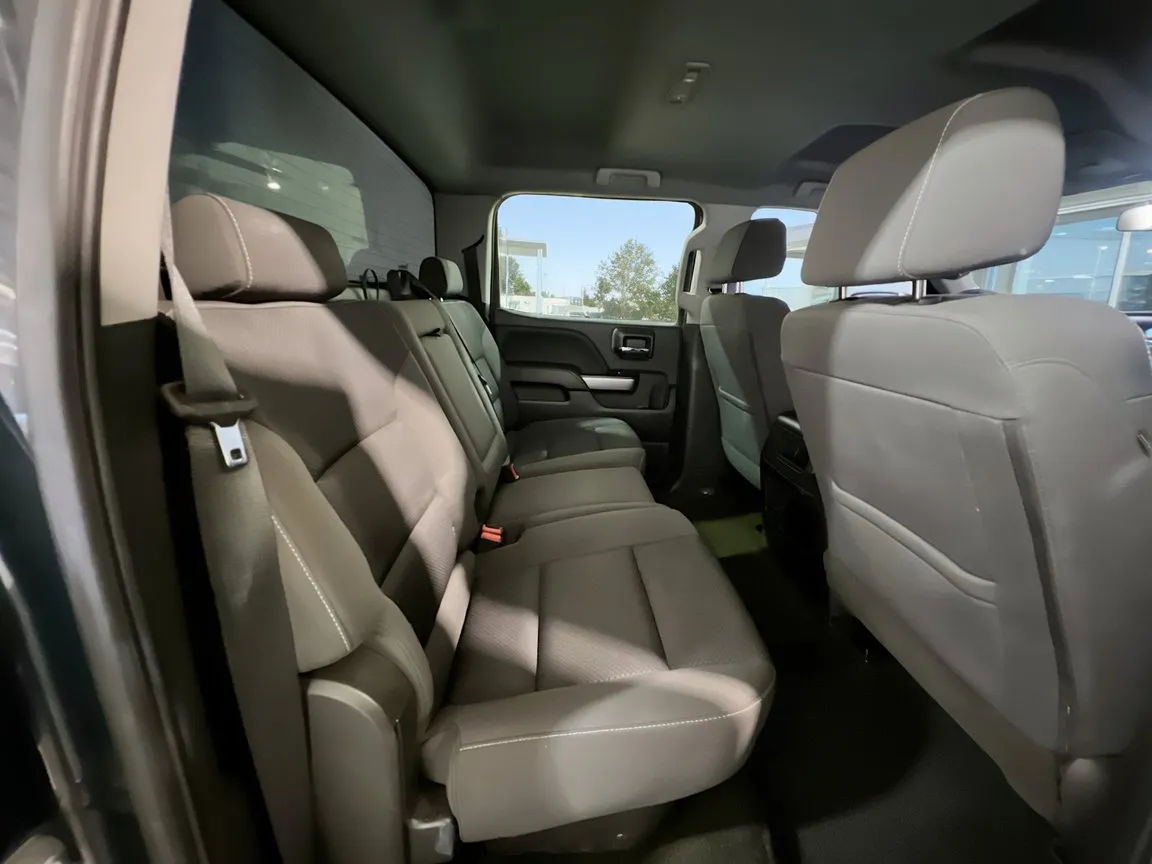 2018 Chevrolet Silverado 1500 LT - Photo 17