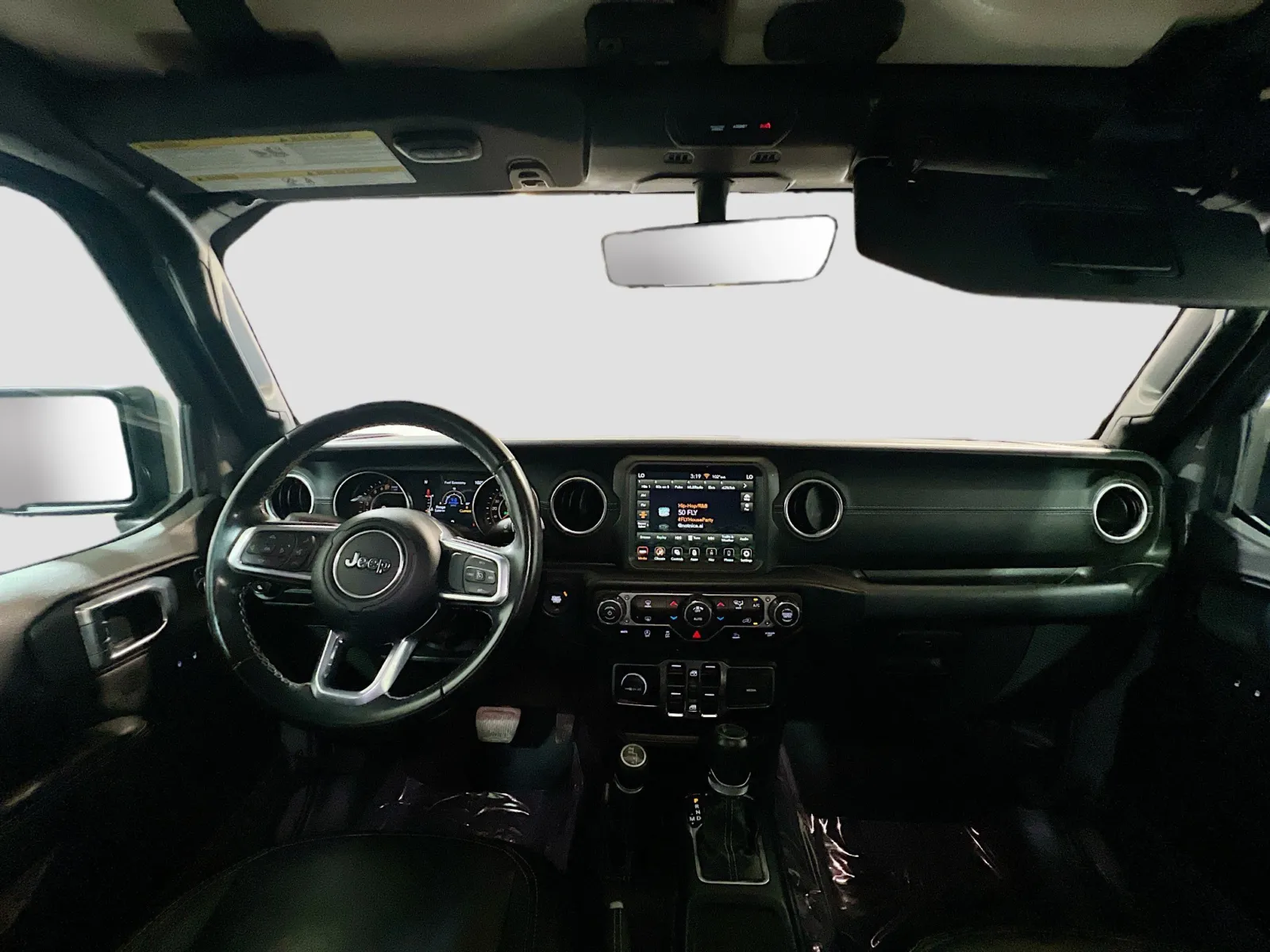 Jeep Gladiator photo 16