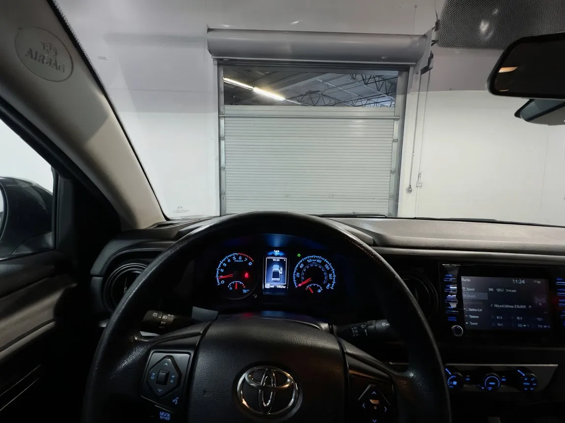 Toyota Tacoma photo 7