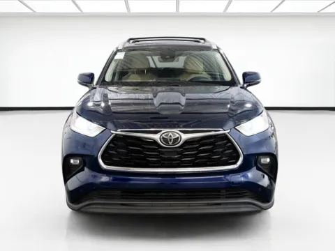 Photos of 2021 Toyota Highlander Limited for sale in Chandler, AZ at STG Chandler