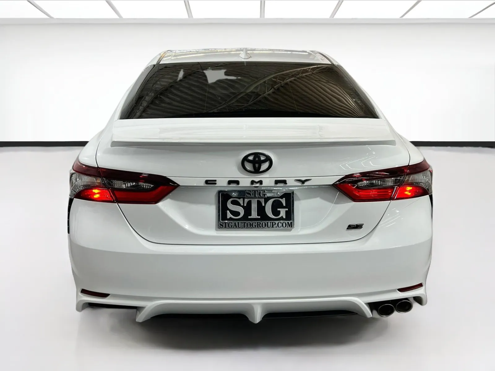 Toyota Camry photo 5