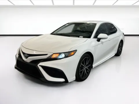 White 2023 Toyota Camry SE for sale in Chandler, AZ