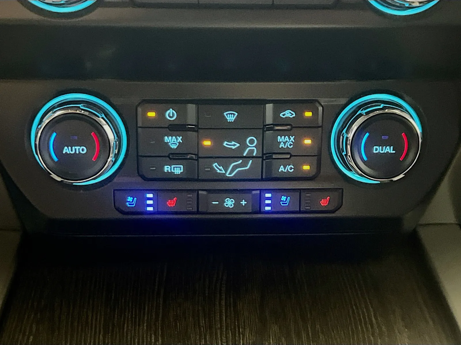 2021 Ford F-350 Super Duty Lariat - Photo 12