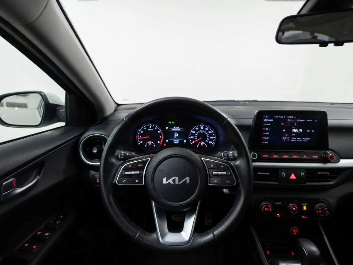 2024 Kia Forte LXS - Photo 7