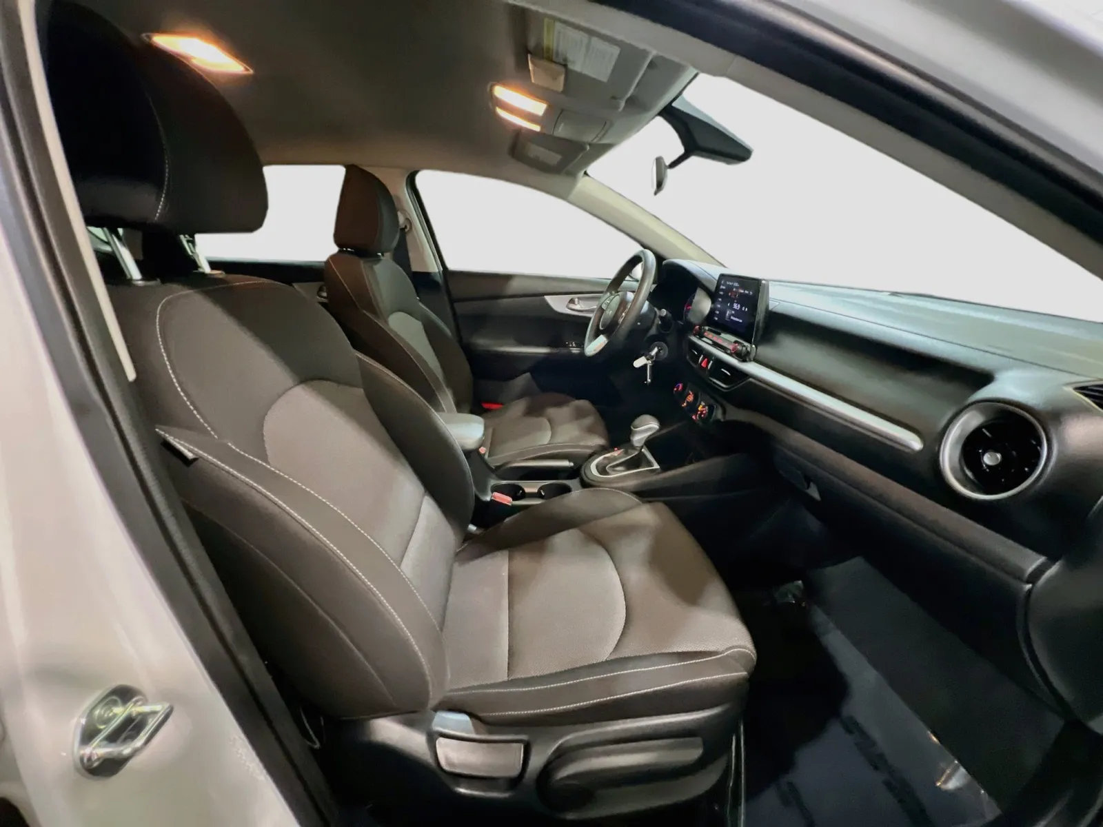 2024 Kia Forte LXS - Photo 19
