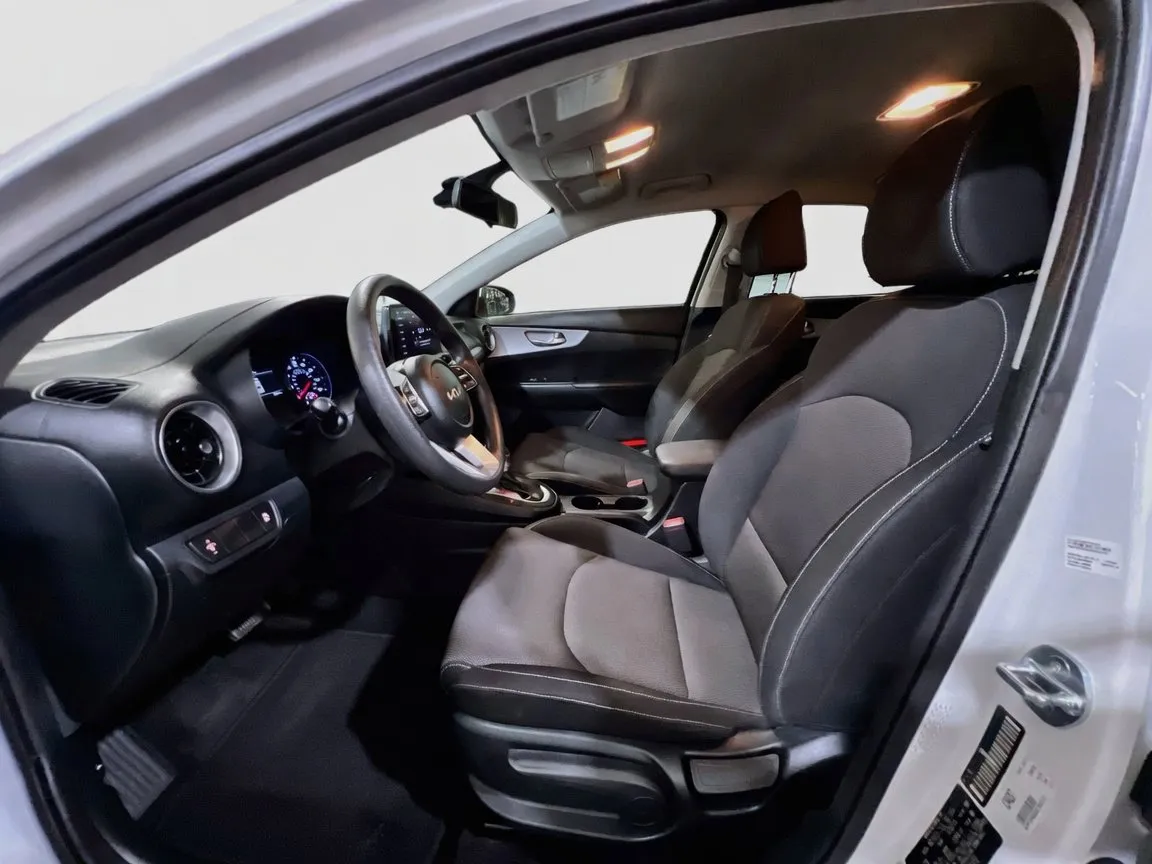 2024 Kia Forte LXS - Photo 14