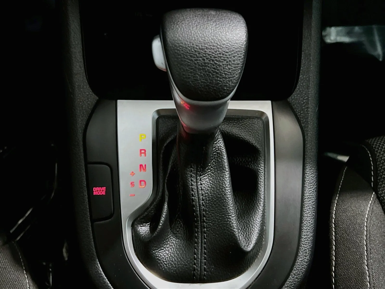 2024 Kia Forte LXS - Photo 12