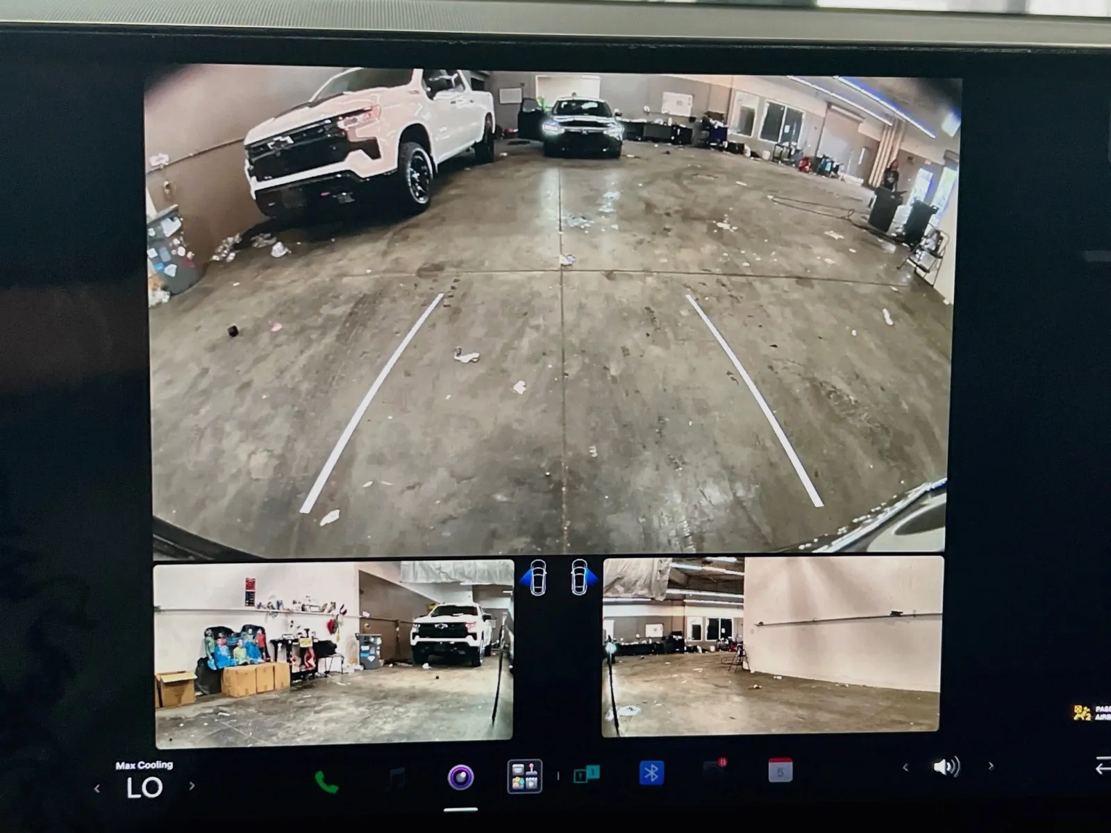 2025 Tesla Model X Long Range - Photo 10