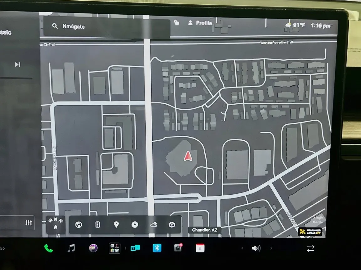 2025 Tesla Model X Long Range - Photo 9