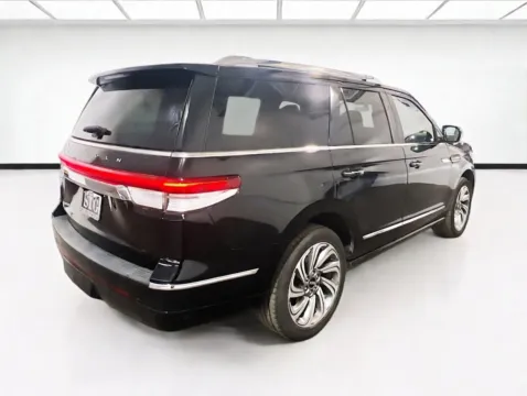 More photos of 2024 Lincoln Navigator Reserve at STG Chandler, AZ