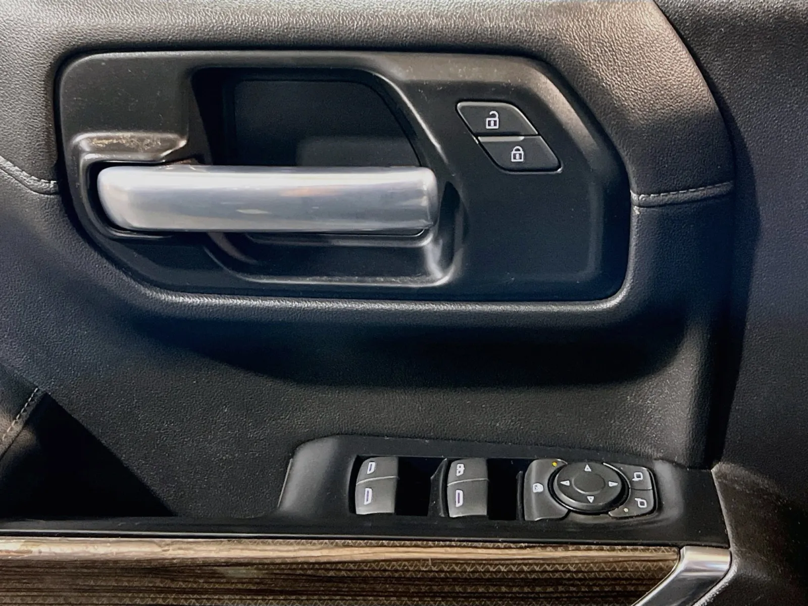 2020 Chevrolet Silverado 1500 LT - Photo 13