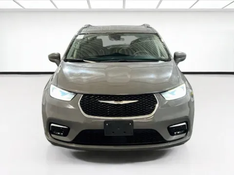 Photos of 2022 Chrysler Pacifica Touring L for sale in Chandler, AZ at STG Chandler