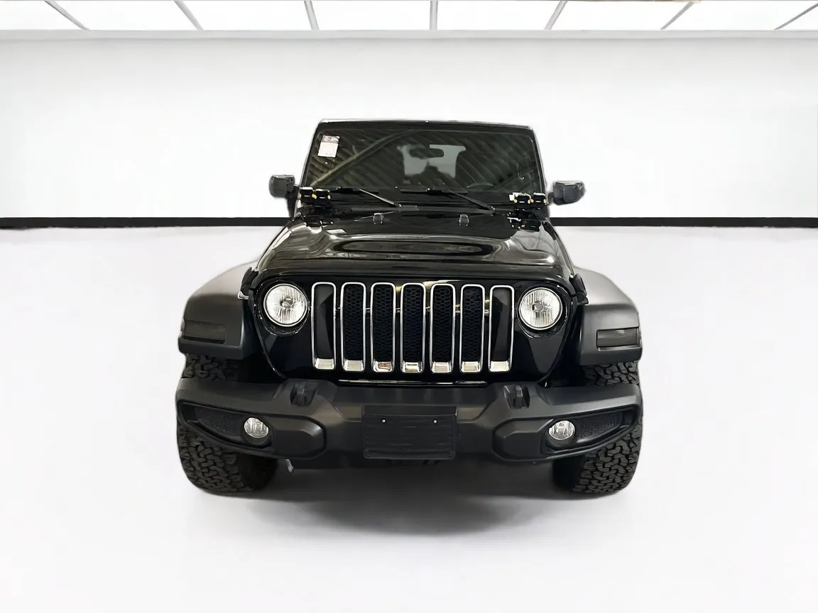Jeep Wrangler photo 2