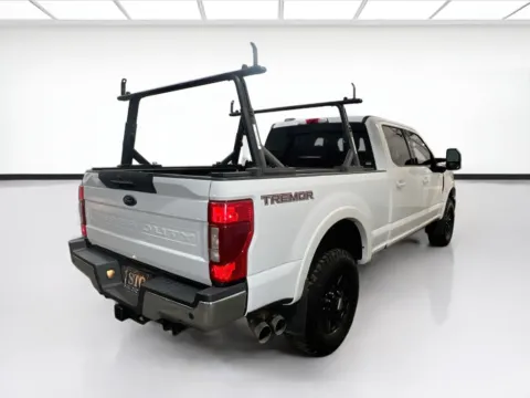 More photos of 2022 Ford Super Duty F-350 SRW LARIAT at STG Chandler, AZ