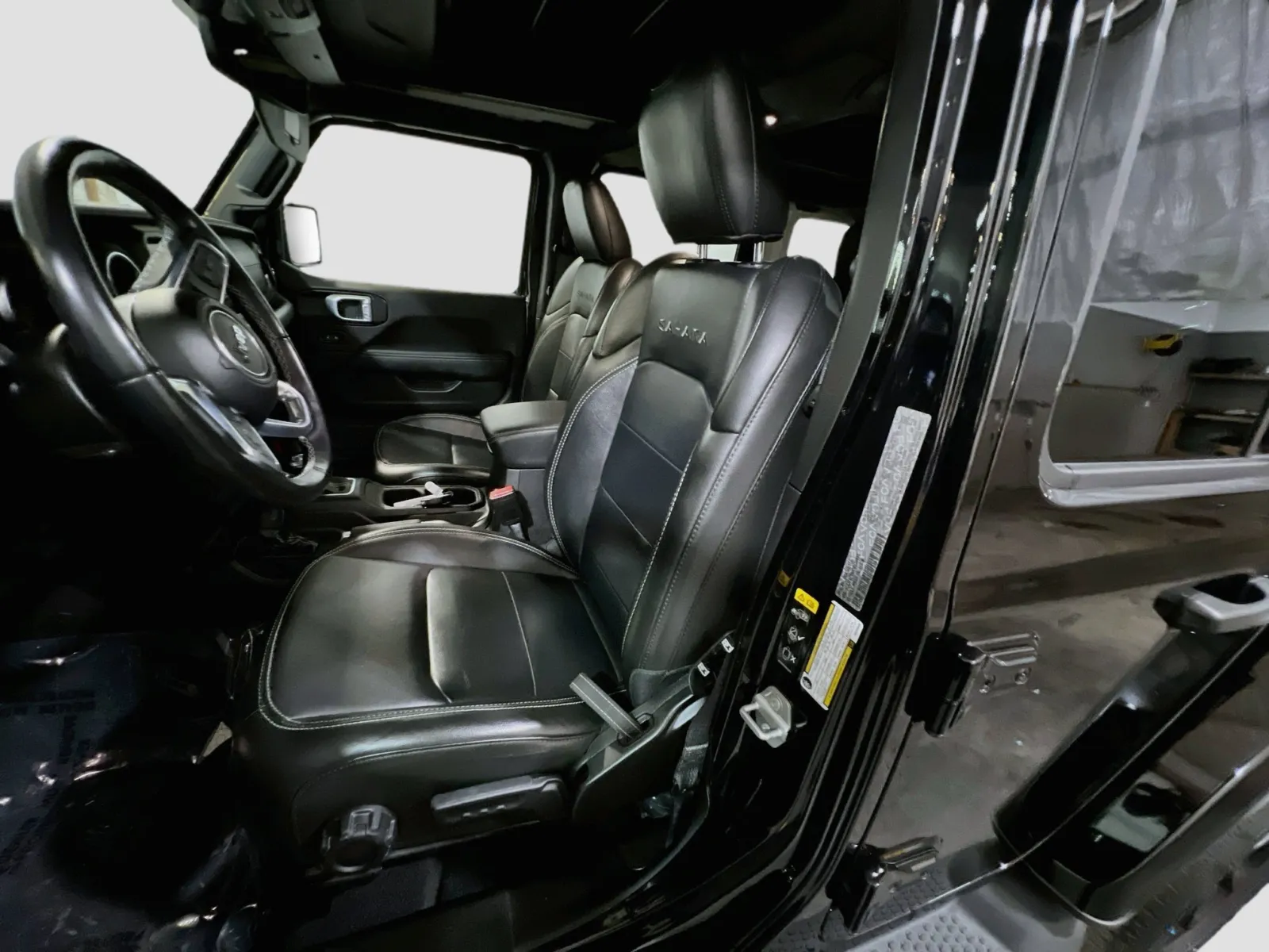 2022 Jeep Wrangler Unlimited Sahara 4XE - Photo 14