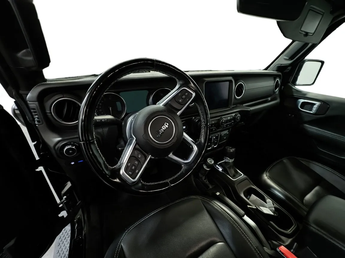2022 Jeep Wrangler Unlimited Sahara 4XE - Photo 6