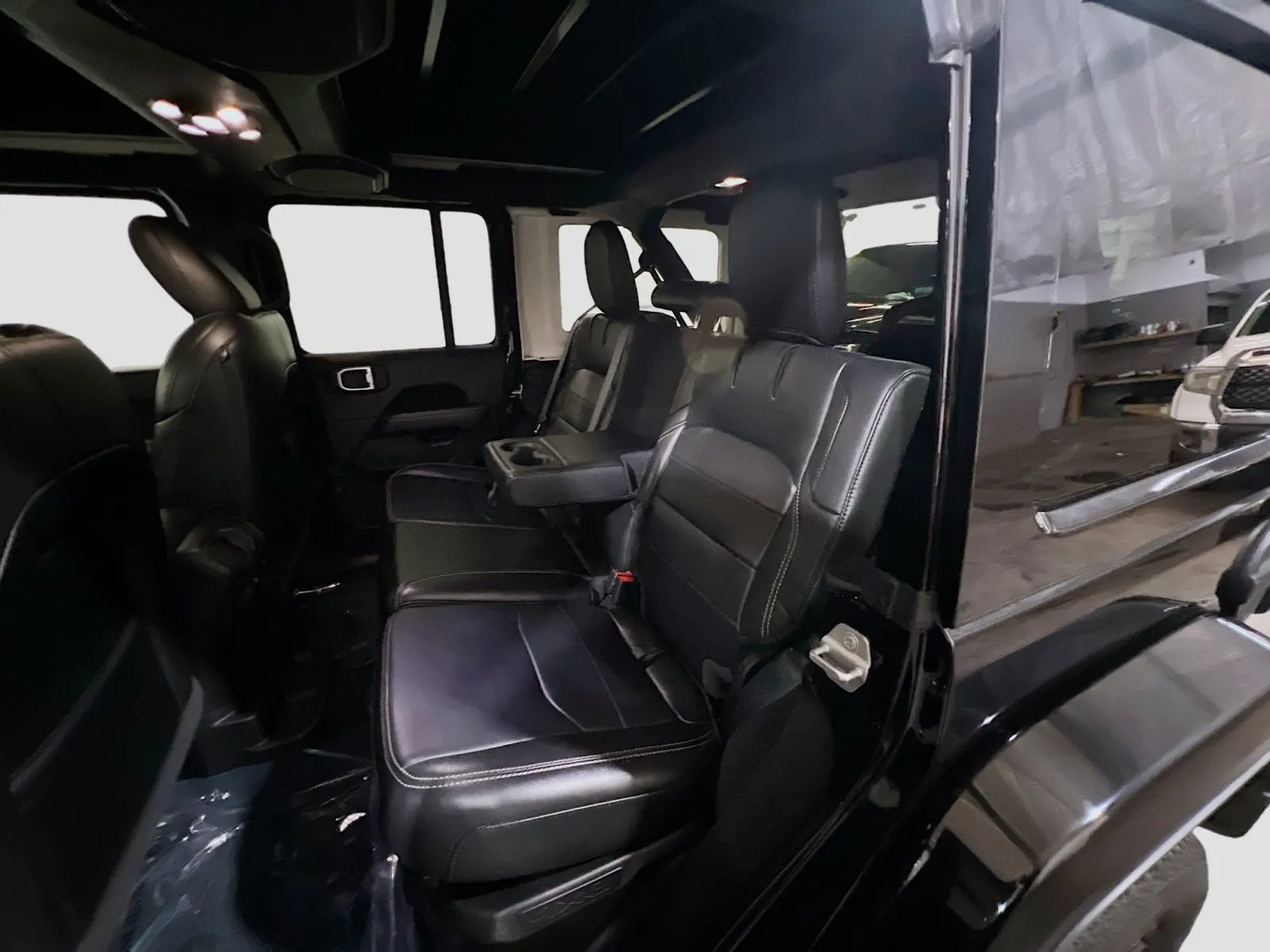 2022 Jeep Wrangler Unlimited Sahara 4XE - Photo 16