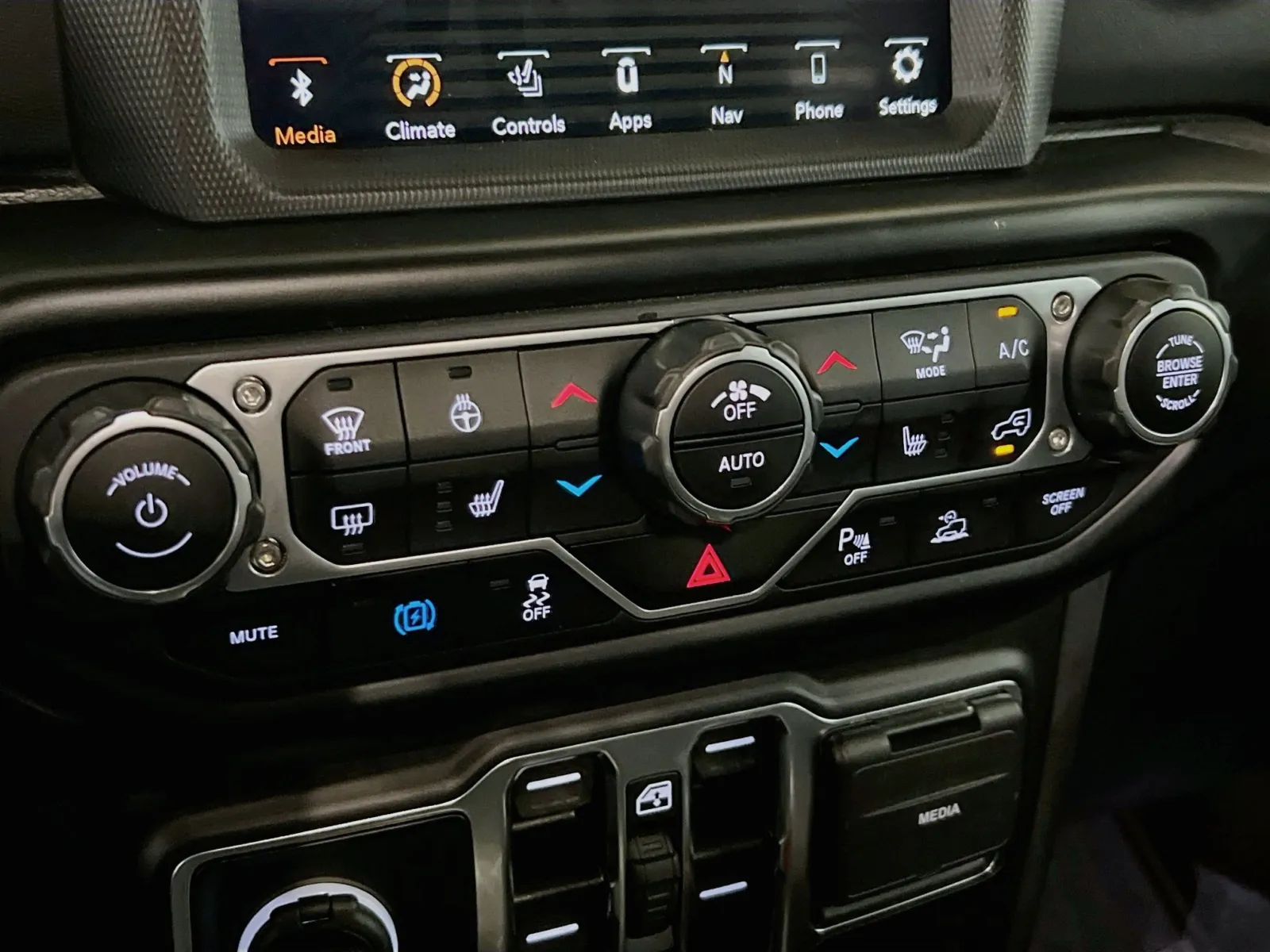 2022 Jeep Wrangler Unlimited Sahara 4XE - Photo 11