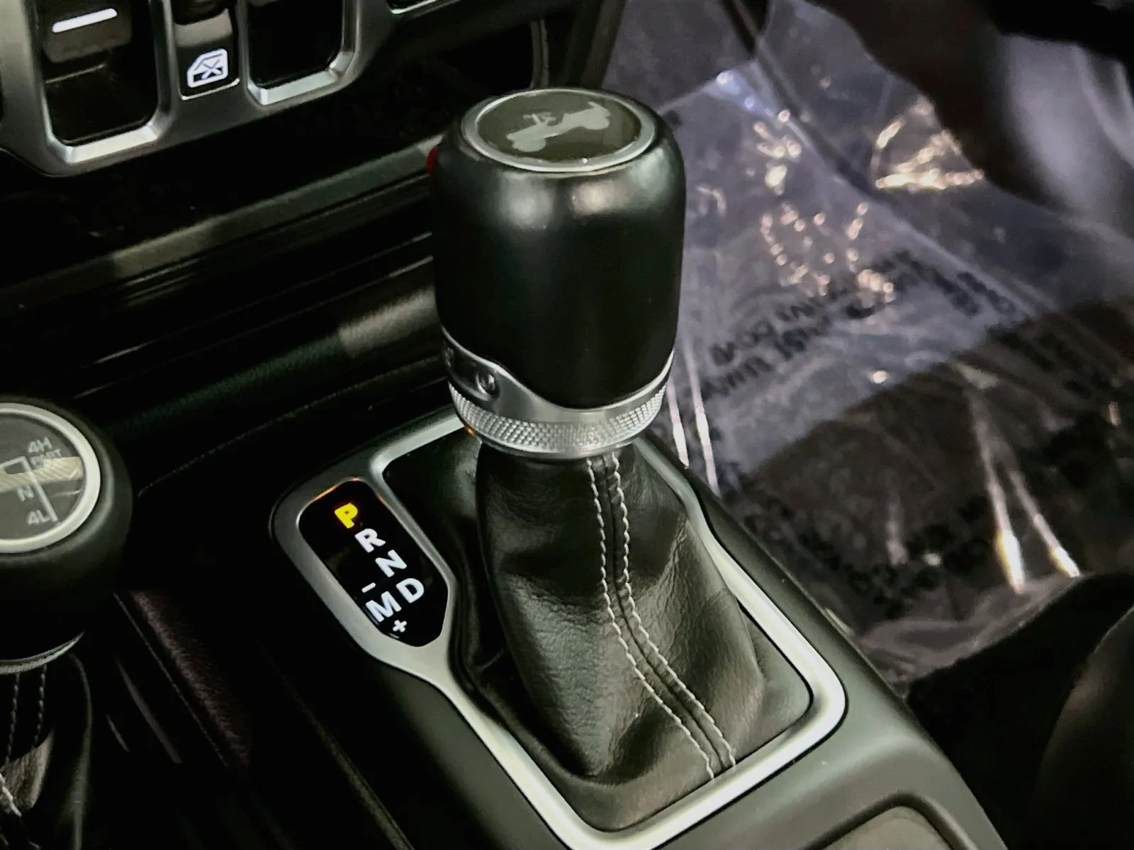 2022 Jeep Wrangler Unlimited Sahara 4XE - Photo 12
