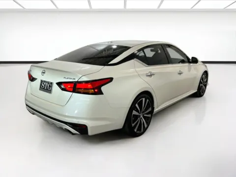 More photos of 2019 Nissan Altima 2.5 Platinum at STG Chandler, AZ