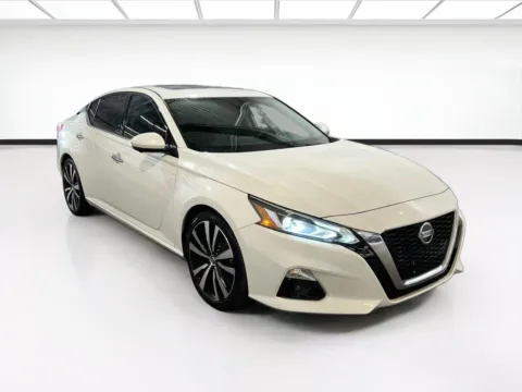 Another view of 2019 Nissan Altima 2.5 Platinum for sale in Chandler, AZ at STG Chandler